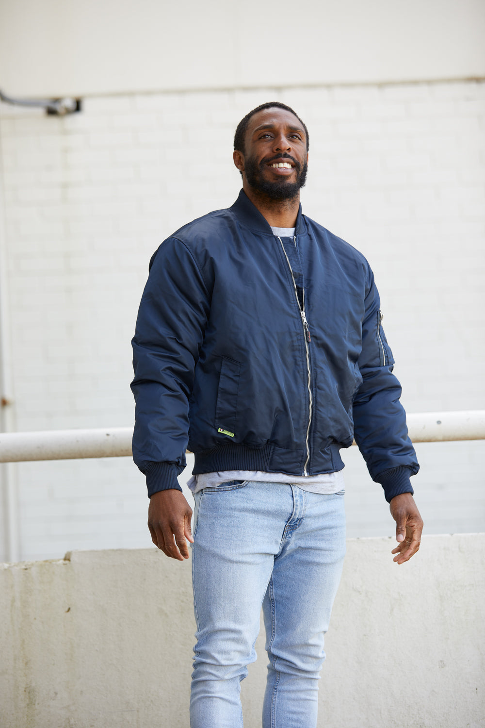 Dark blue bomber jacket on sale outfit