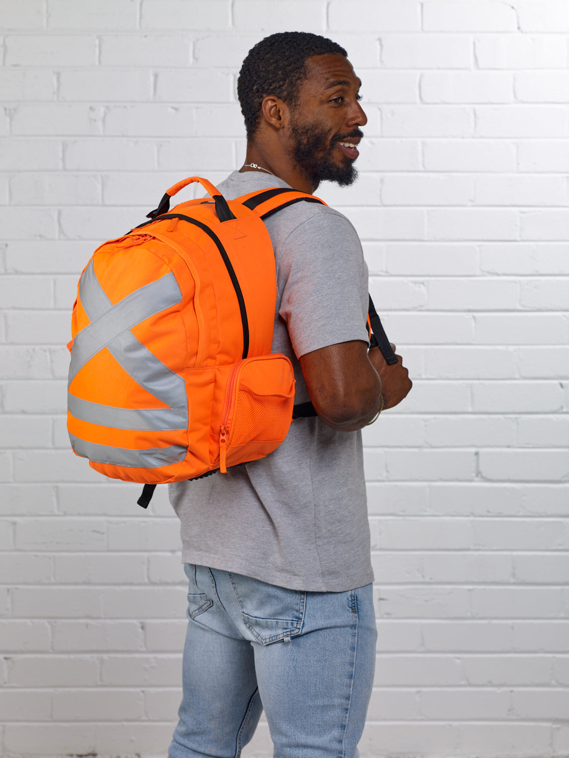 Caribee Calibre Safety backpack Orange - model shot 2