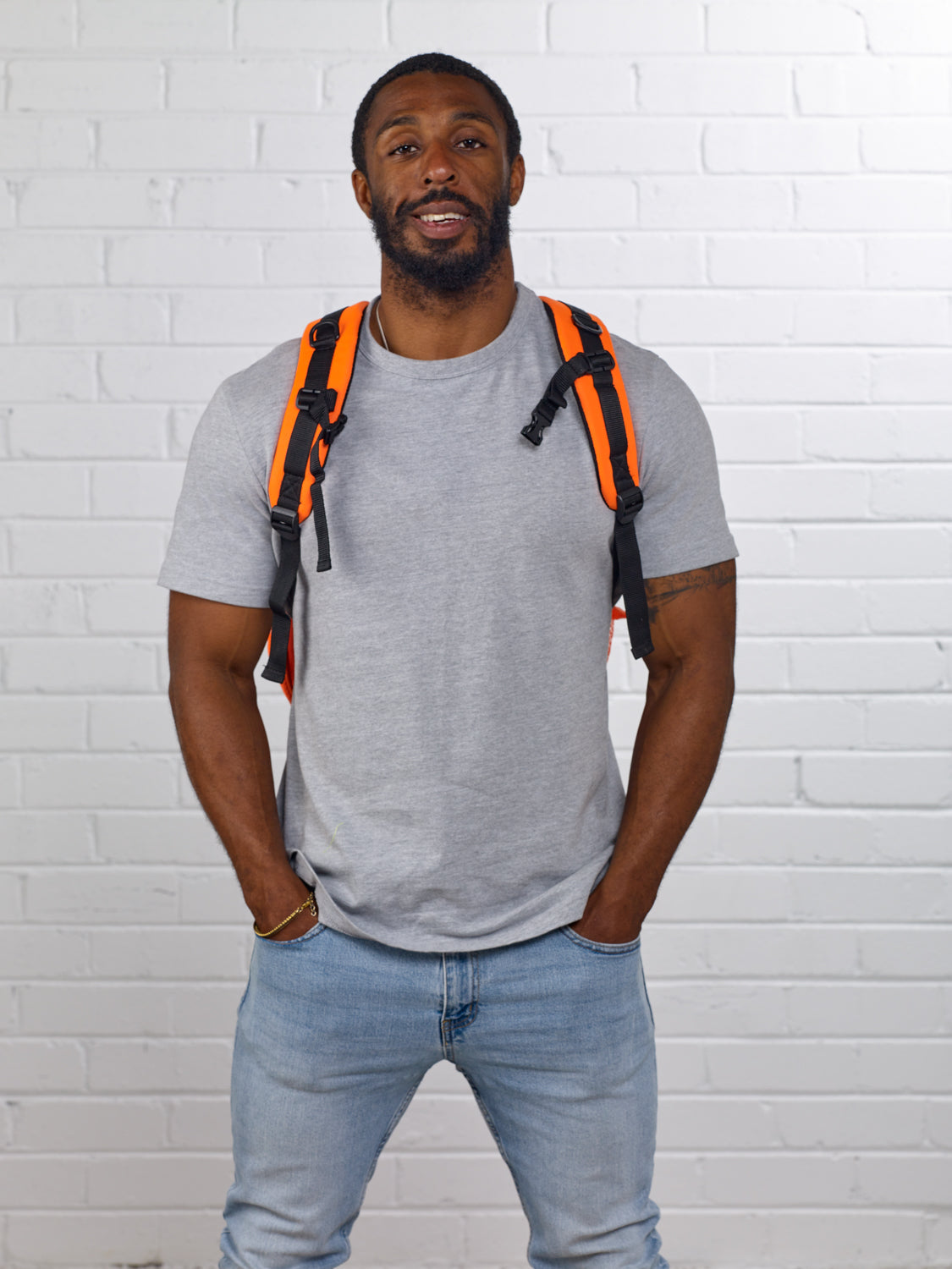 Caribee Calibre Safety backpack Orange - model shot 3